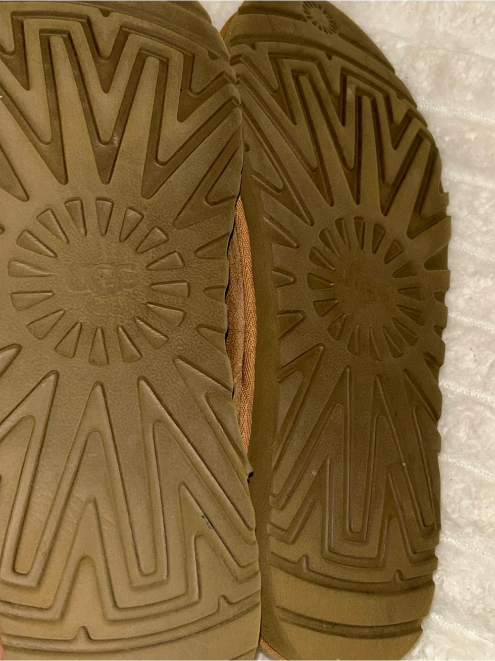 UGG Men's Chestnuty tazmen Suede Slip-On Clog - Picture 6 of 9